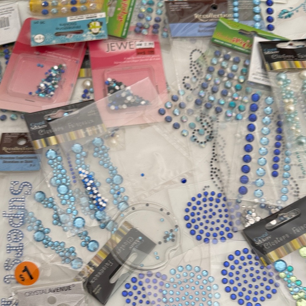 Recollections Blue acrylic rhinestone Embellishment most new some partial - Picture 7 of 7